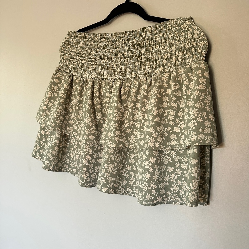 Pink Lily Floral Skater Skirt in Sage and White